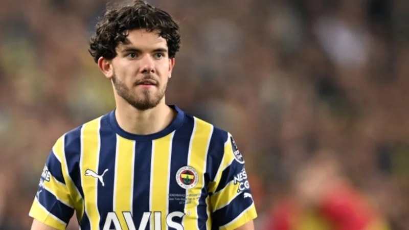 Ferdi Kadıoğlu, 17 haftadır sarı kart sınırında