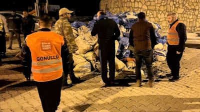 STK'lar deprem bölgesinde yaraları sarmaya devam ediyor