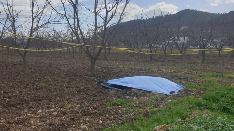Manisa’daki bir tarlada erkek cesedi bulundu