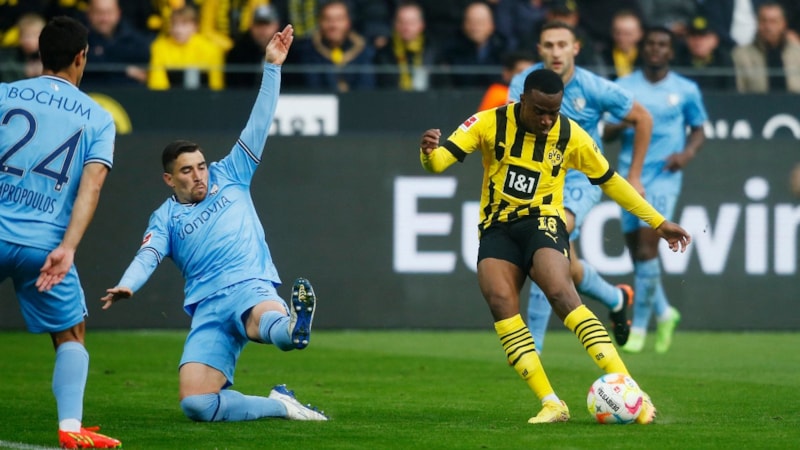 Youssoufa Moukoko, 18 yaşında değil 22 yaşında çıktı