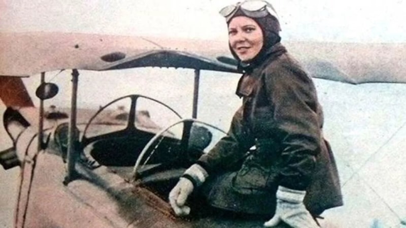 Göklerin parlayan yıldızları... EFSANELER: İlk kadın pilotlar