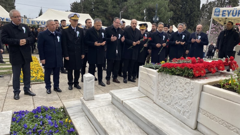 Mehmet Akif Ersoy kabri başında anıldı