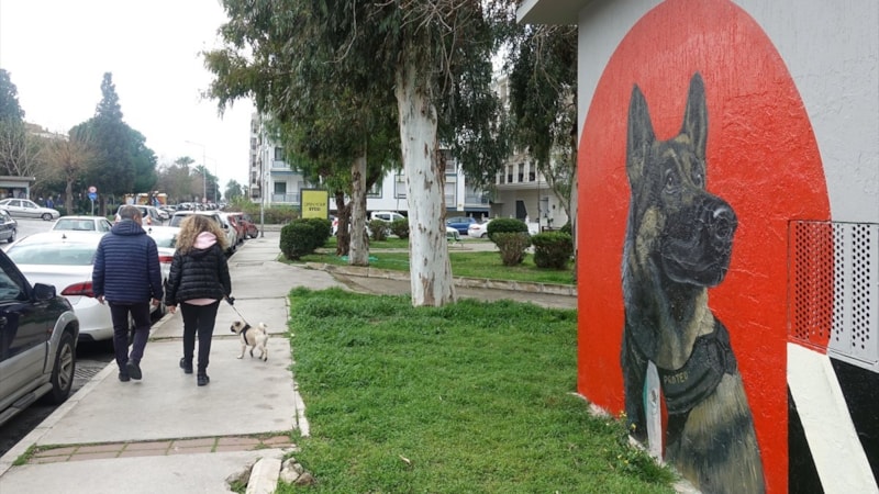 İzmir'de trafoya Proteo'nun resmi çizildi