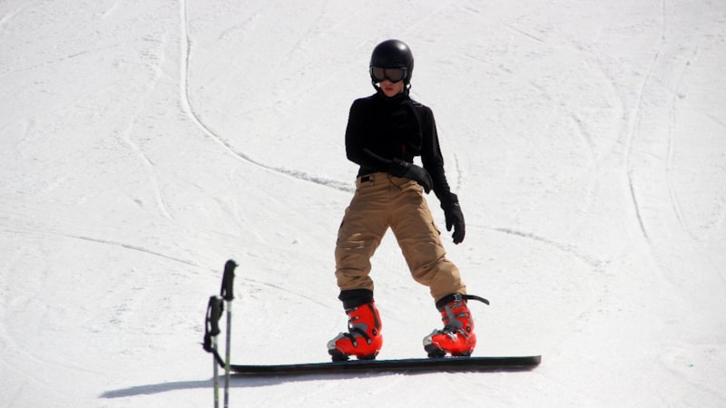 Palandöken'deki ziyaretçiler, karın tadını çıkarıyor