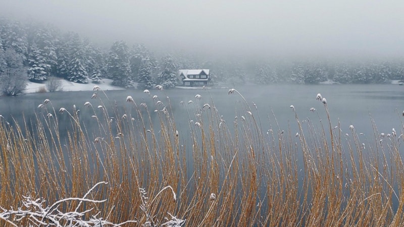 Gölcük Tabiat Parkı'ndan kar manzaraları