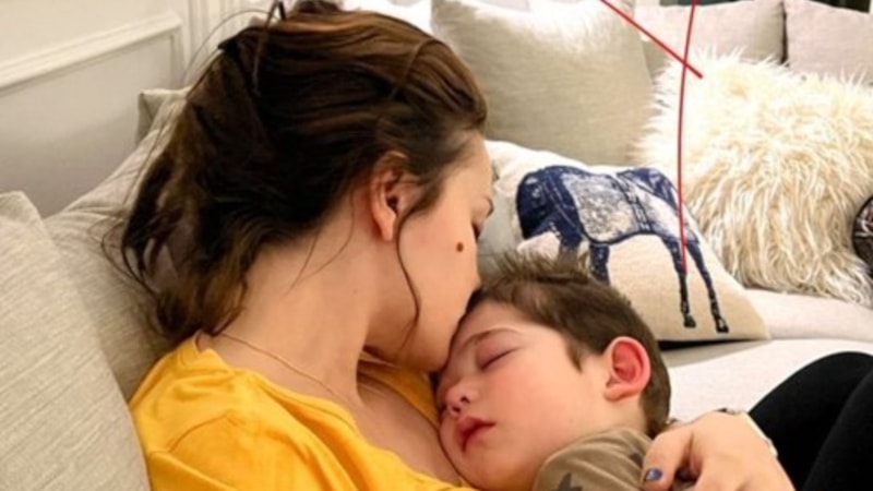 İki çocuk annesi Fahriye Evcen