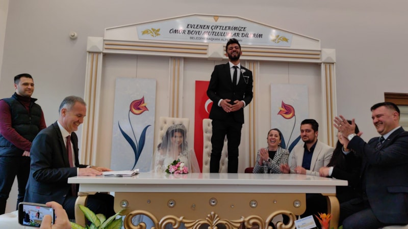 Hataylı depremzedeler Bursa'da nikah masasına oturdu