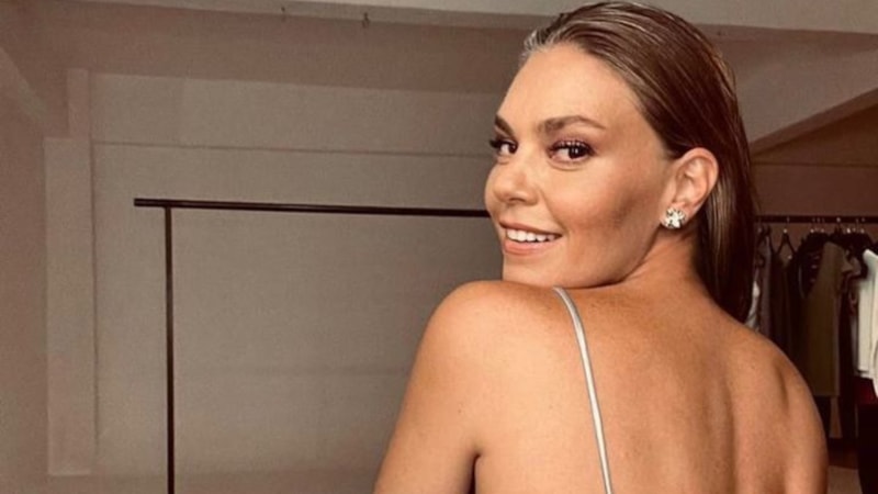 Aslı Enver, çocuğunu İngiltere'de doğuracak