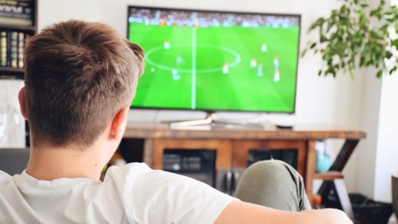 Fenerbahçe - Sevilla maçı hangi kanalda? TV8,5 şifresiz yayınlayacağı maçları açıkladı..