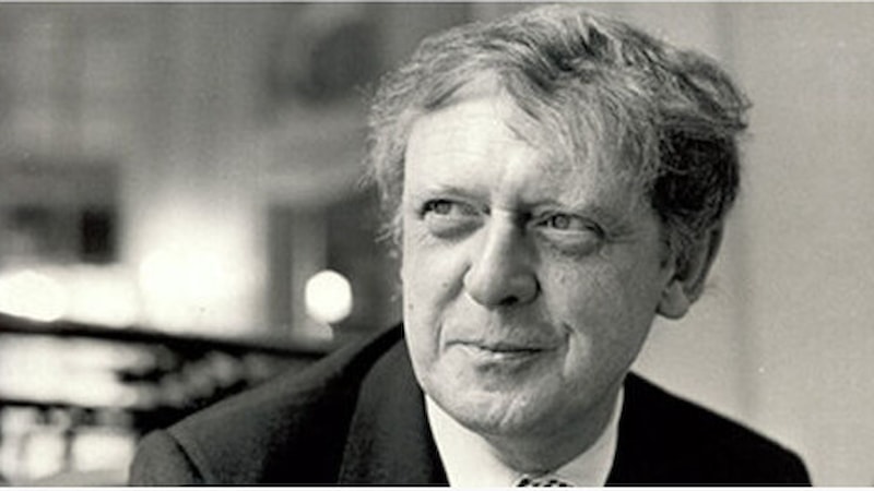 Karısı kimseye muhtaç olmasın diye 12 ayda 5 roman yazan yazar:  Anthony Burgess