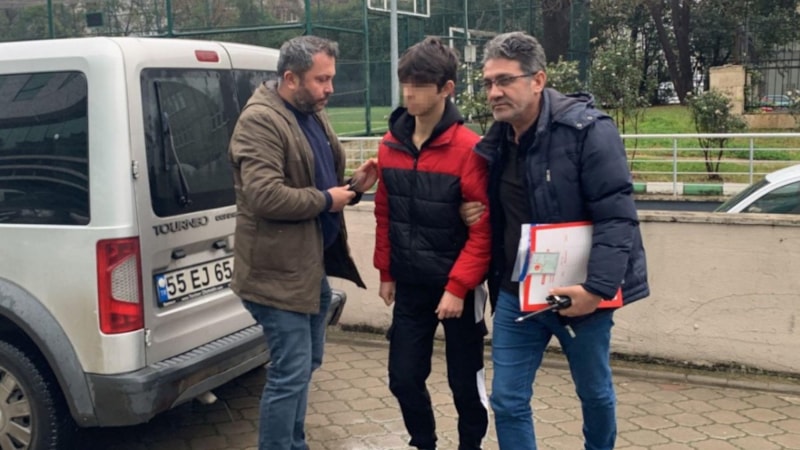 Samsun'da annesini darbeden ağabeyini öldüren lise öğrencisi gence beraat