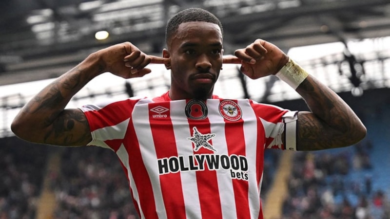 Toney'e ırkçılık yapan İngiliz taraftar statlardan menedildi