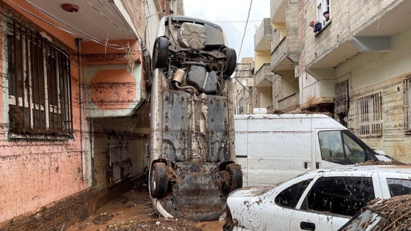 Şanlıurfa'da sel felaketinin bilançosu! Ev ve arabalar hasar aldı...