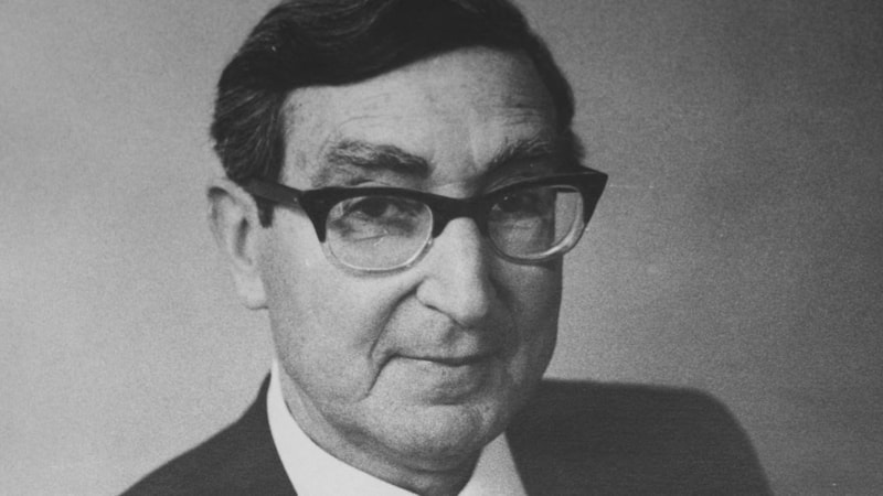 Varlık dergisi ve yayınevinin kurucusu, bir yazı emekçisi:  Yaşar Nabi Nayır