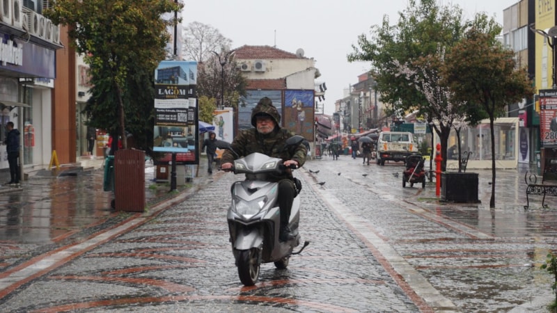 Edirne'de Meteoroloji uyarısıyla beklenen yağış etkili oluyor
