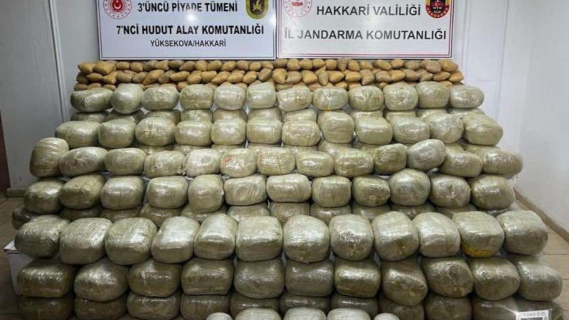Hakkari'de arazide 650 kilo uyuşturucu ele geçirildi