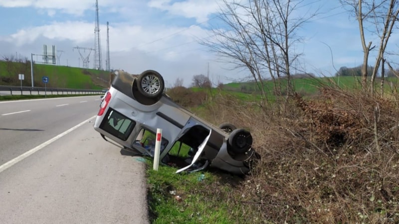 Samsun'da takla atan araç devrildi: 2 yaralı