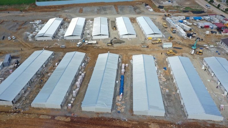 Gaziantep İslahiye'de 264 prefabrik evin kurulumunda sona yaklaşıldı