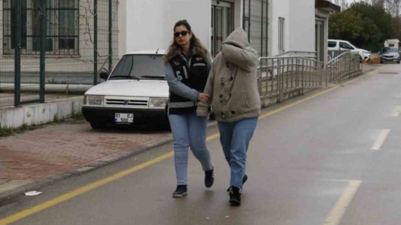 Adana'da kendini kamu çalışanı olarak tanıtarak 8 kişiyi dolandırdı