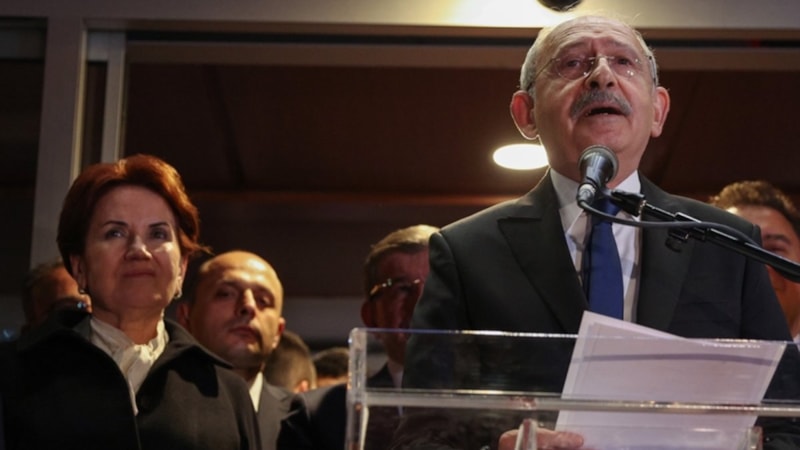 Sular durulmuyor! İyi Parti afişinde 6'lı masanın Cumhurbaşkanı adayına yer verilmedi