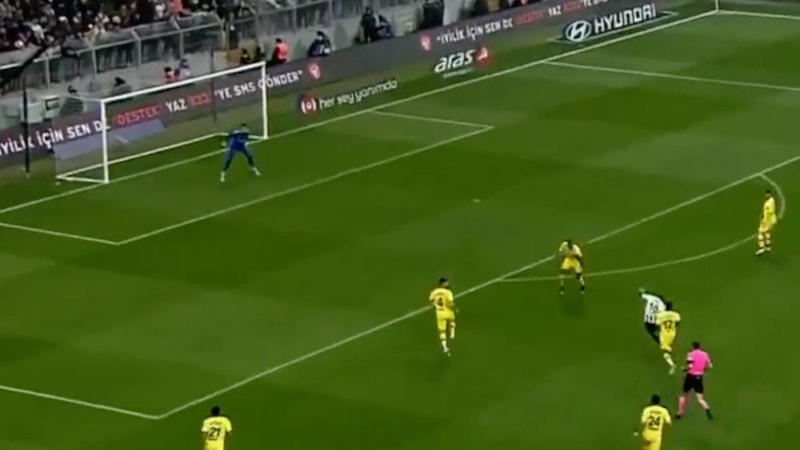 Vincent Aboubakar'dan İstanbulspor'a harika gol