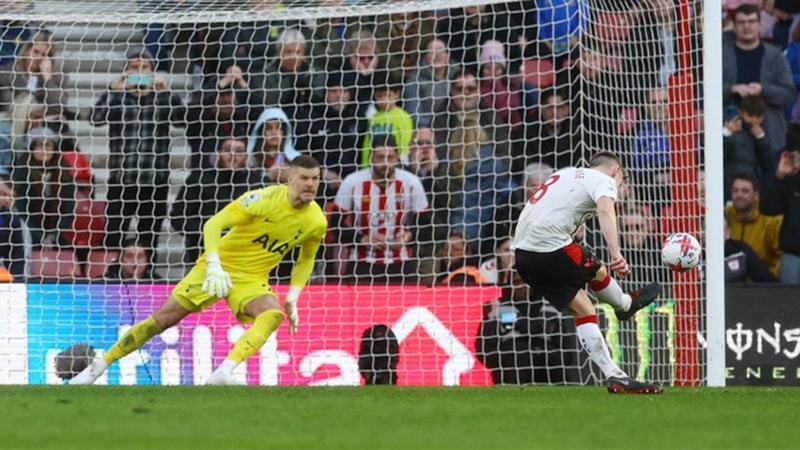 Southampton'dan Tottenham'a son dakika darbesi