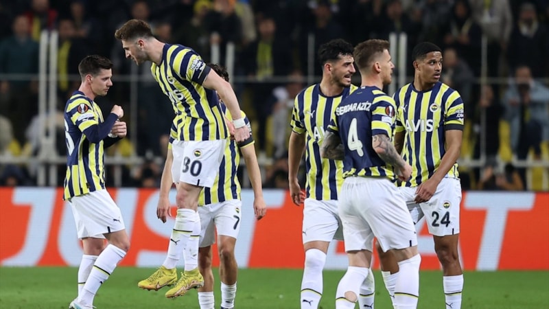 Alanyaspor - Fenerbahçe maçının ilk 11'leri