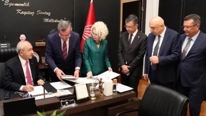 Kemal Kılıçdaroğlu adaylık evraklarını imzaladı