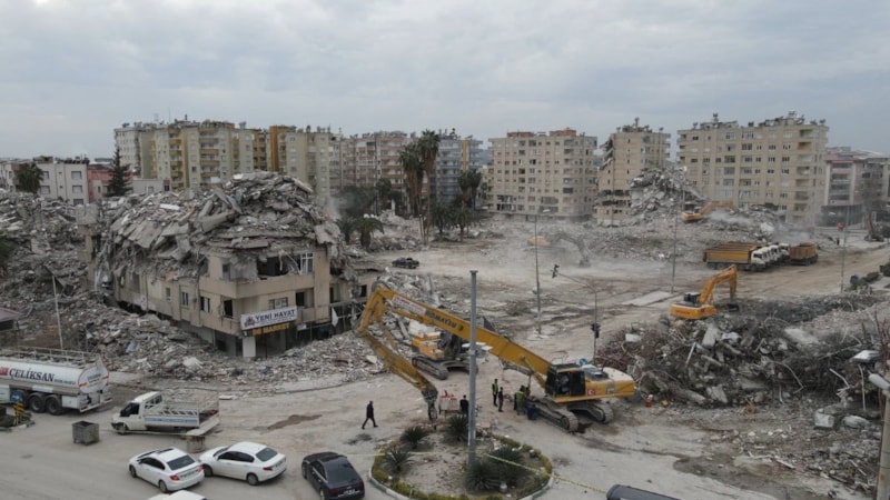 Osmaniye'de acil kararla yıkılan binalardan 236'sının enkazı kaldırıldı