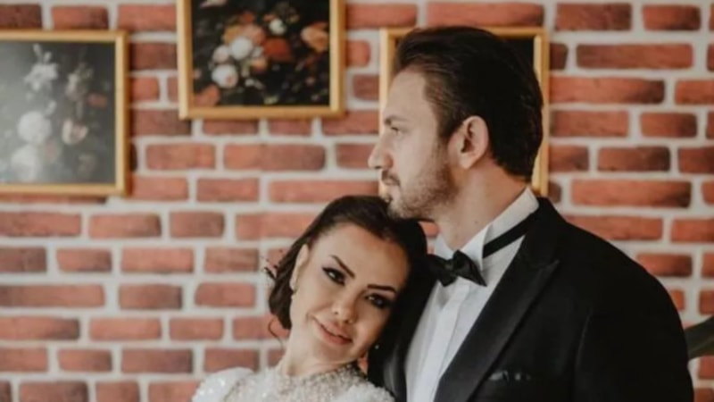 Şarkıcı Lara düğün yaptı