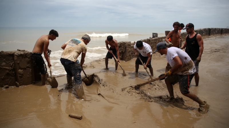 Peru'da Yaku Kasırgası'nın yol açtığı sellerde 65 kişi hayatını kaybetti