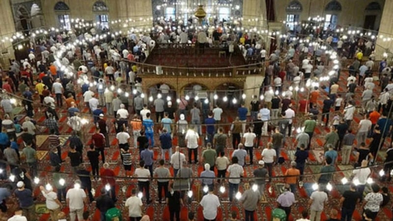 İLK TERAVİH SAATİ! Bugünkü teravih namazı saat kaçta? 22 Mart Çarşamba teravih vakti