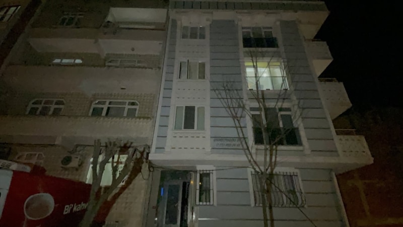 Bayrampaşa'da çöken inşaatın istinat duvarı nedeniyle bir bina boşaltıldı