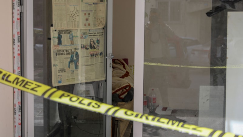 Antalya'da ziyaret için geldiği babasını ölü buldu