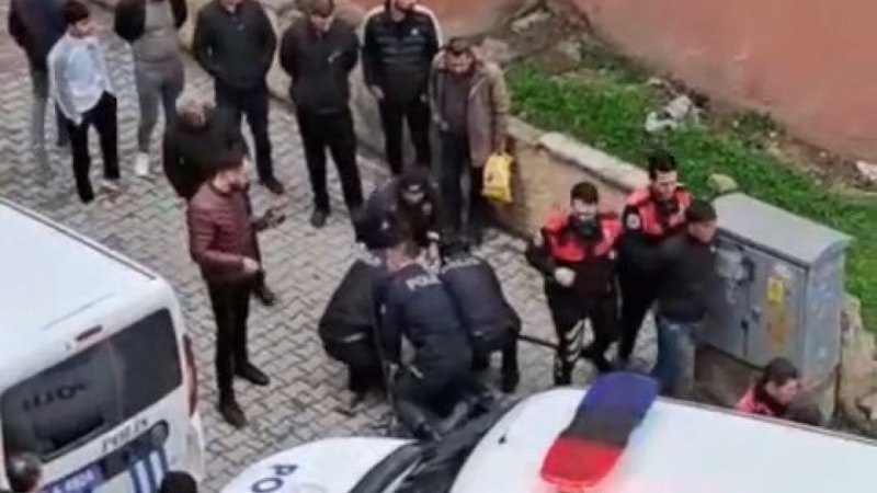 Siirt'te depremde hasar alan bina boşaltıldı! 2 kişi hırsızlık yaparken yakalandı