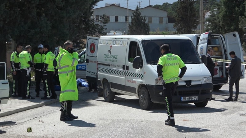 Denizli'deki korkunç kazada anne öldü, oğlu yaralandı