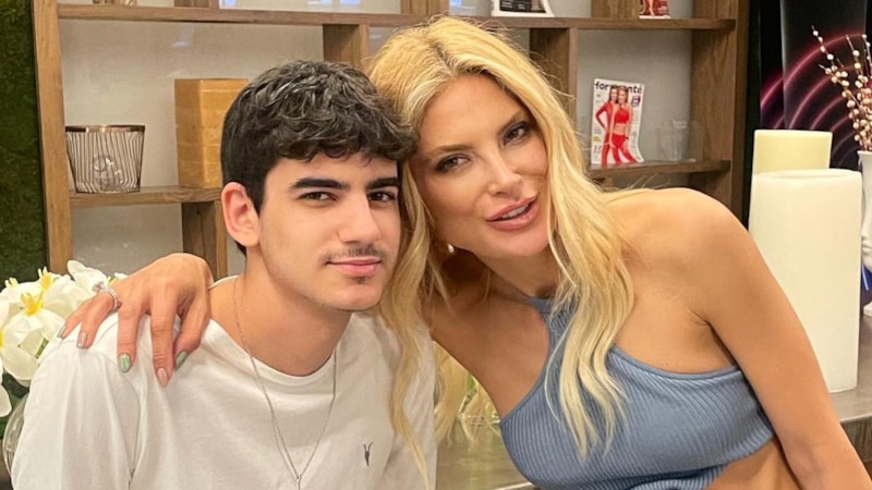 Ünlü şovmen Mehmet Ali Erbil'in oğlu Ali Sadi büyüdü