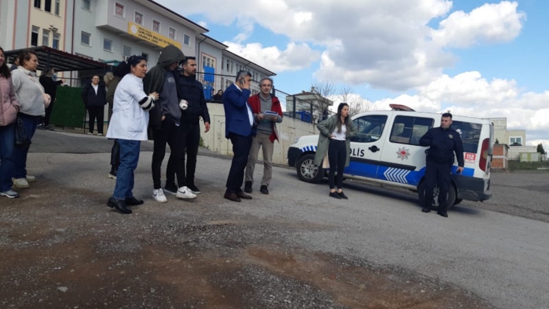 Kocaeli’de okul çıkışı bıçaklı kavga: 15 yaşındaki liseli yaralandı