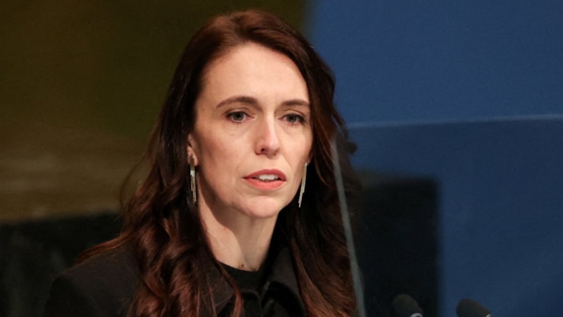 Jacinda Ardern, siyasete veda etti