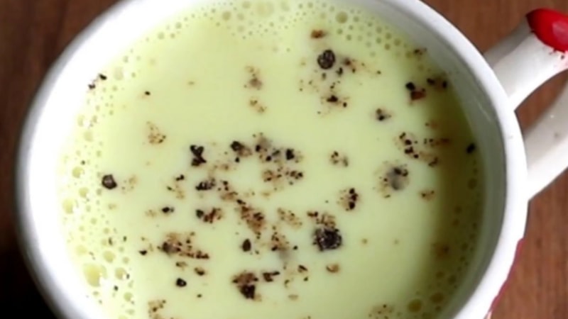 Uyumadan önce 1 bardak karabiberli süt için! Gece boyunca vücudunuz...