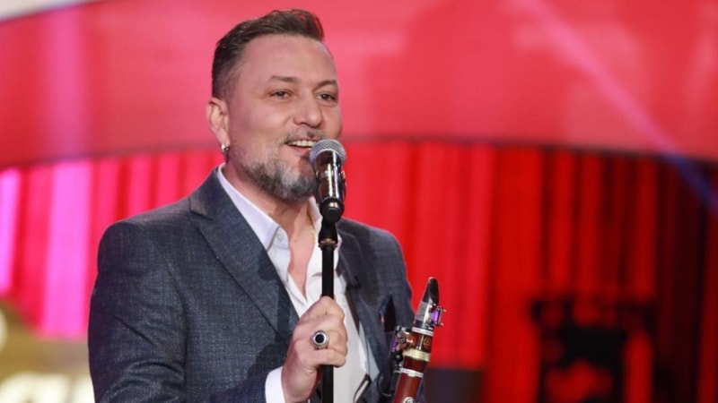 Sevenlerini hüzne boğdu! Ünlü klarnetçi Hüsnü Şenlendirici bağırsak kanserine yakalandı