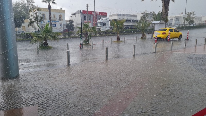 Muğla'da sağanak ve dolu etkili oldu