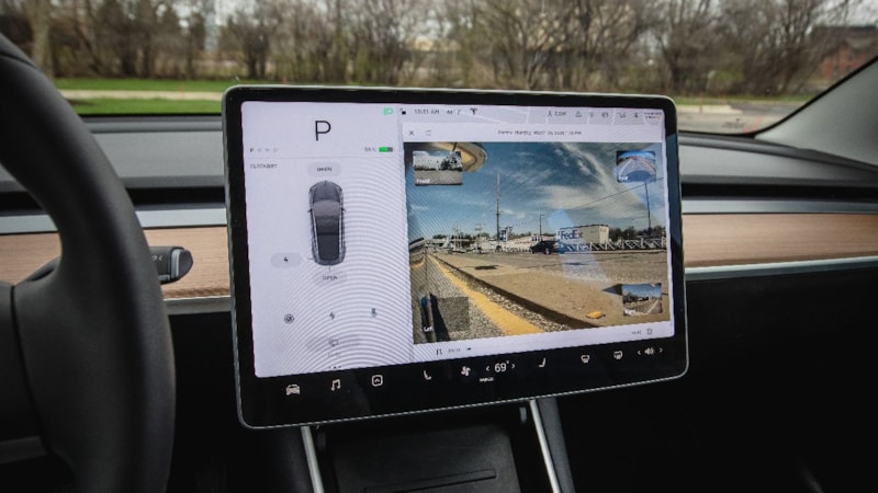 Tesla çalışanlarının araç içi kamera görüntülerini izinsiz paylaştığı ortaya çıktı