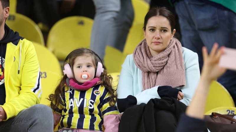 Fenerbahçe taraftarı 3'e bölündü