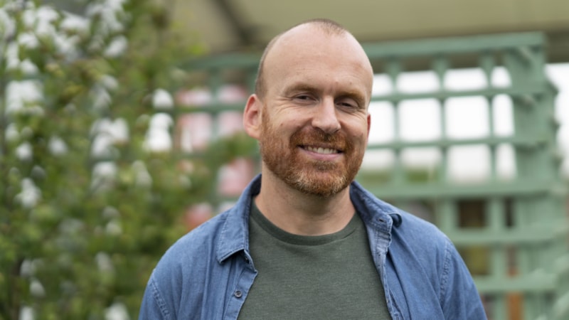 Gece Yarısı Kütüphanesi yazarı olan Matt Haig'den Yaşama Tutunmak İçin Nedenler kitabı