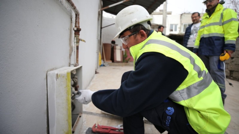 Kahramanmaraş'ta hasarsız ve az hasarlı binalara doğalgaz verildi
