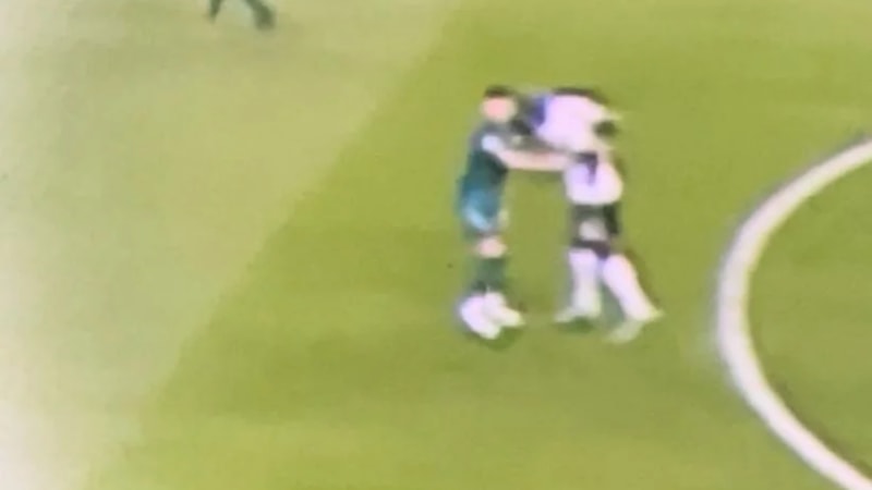 Vincent Aboubakar'ın Görkem Sağlam'a yaptığı hareket kırmızı kart mı