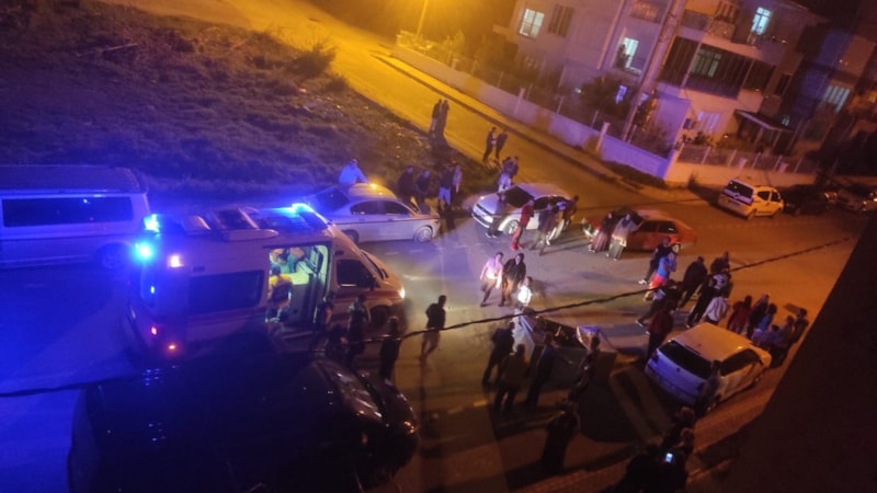 Antalya'da elektrikli motosiklet ve otomobil çarpıştı: 2 çocuk yaralandı