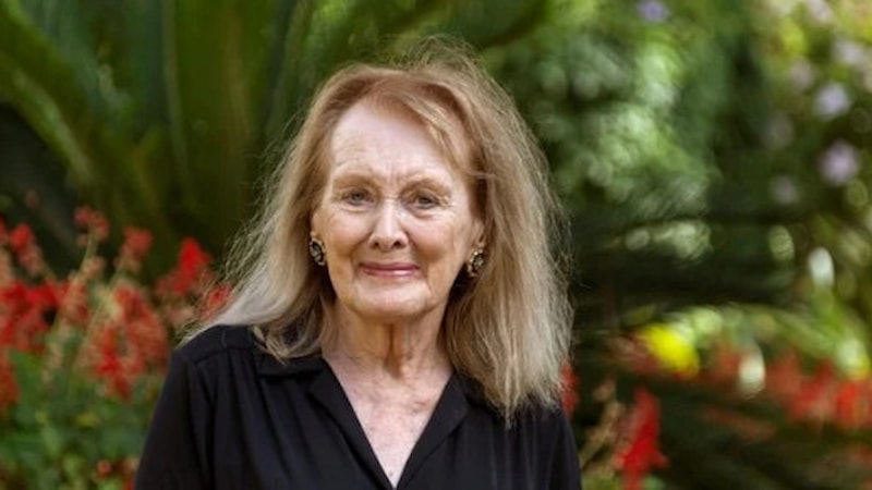 Nobel Ödüllü Annie Ernaux'nun Olay ve Bir Kadın romanları