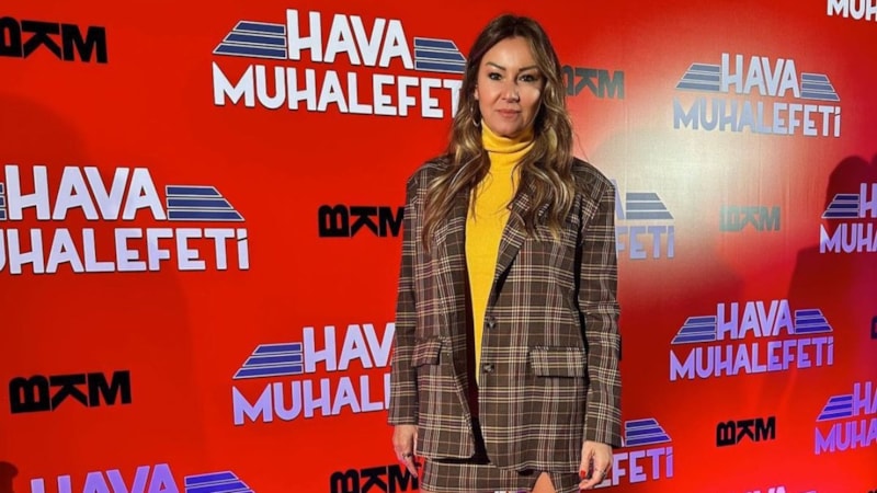 Pınar Altuğ'un süper minisi olay oldu